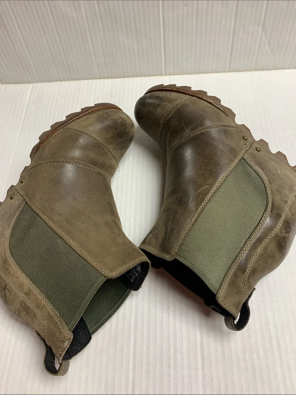 Sorel Lea Wedge Boots Olive Green Leather Distressed Size 7